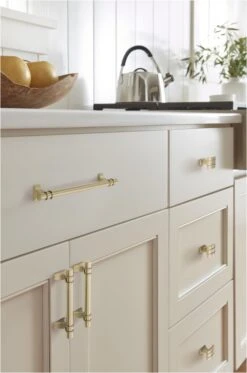 Amerock Davenport 6-5/16 Inch Center To Center Bar Cabinet Pull Polished Chrome 34 Amerock Davenport 6-5/16 Inch Center To Center Bar Cabinet Pull Polished Chrome -Cabinet Hardware Store amerock bp36607 alternate image 285