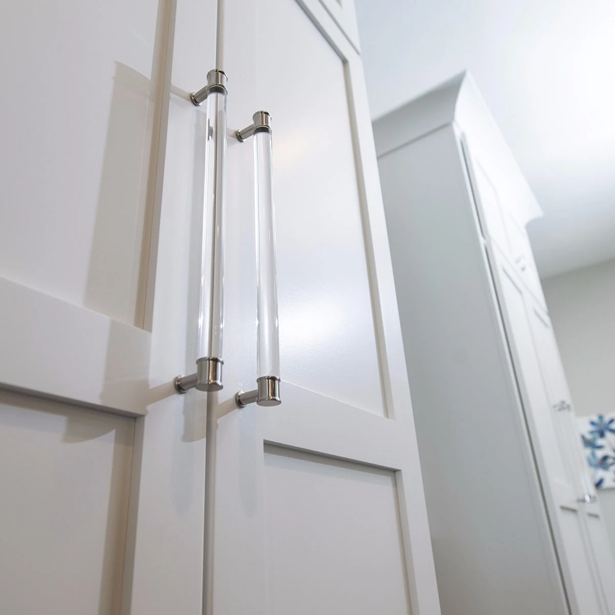 Hickory Hardware Midway 6-5/16 Inch (160mm) Center To Center Clear Acrylic Bar Cabinet Handle / Drawer Pull Crysacrylic With Satin Nickel 9 Hickory Hardware Midway 6-5/16 Inch (160mm) Center To Center Clear Acrylic Bar Cabinet Handle / Drawer Pull Crysacrylic With Satin Nickel - Image 7