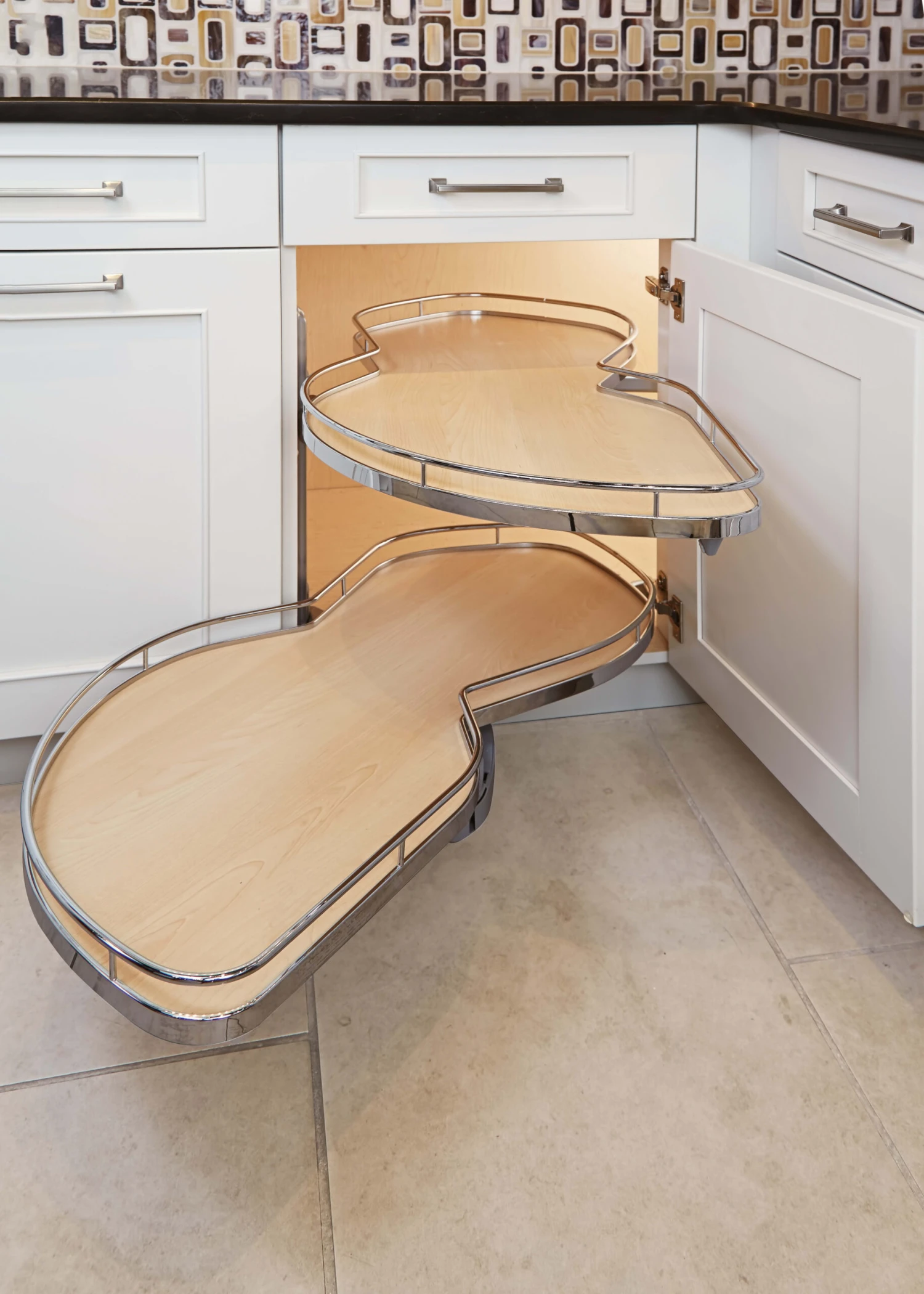 Kessebohmer LeMans Left Swing 32-1/4 Inch Wide Blind Corner Organizer Chrome / Maple 3 Kessebohmer LeMans Left Swing 32-1/4 Inch Wide Blind Corner Organizer Chrome / Maple