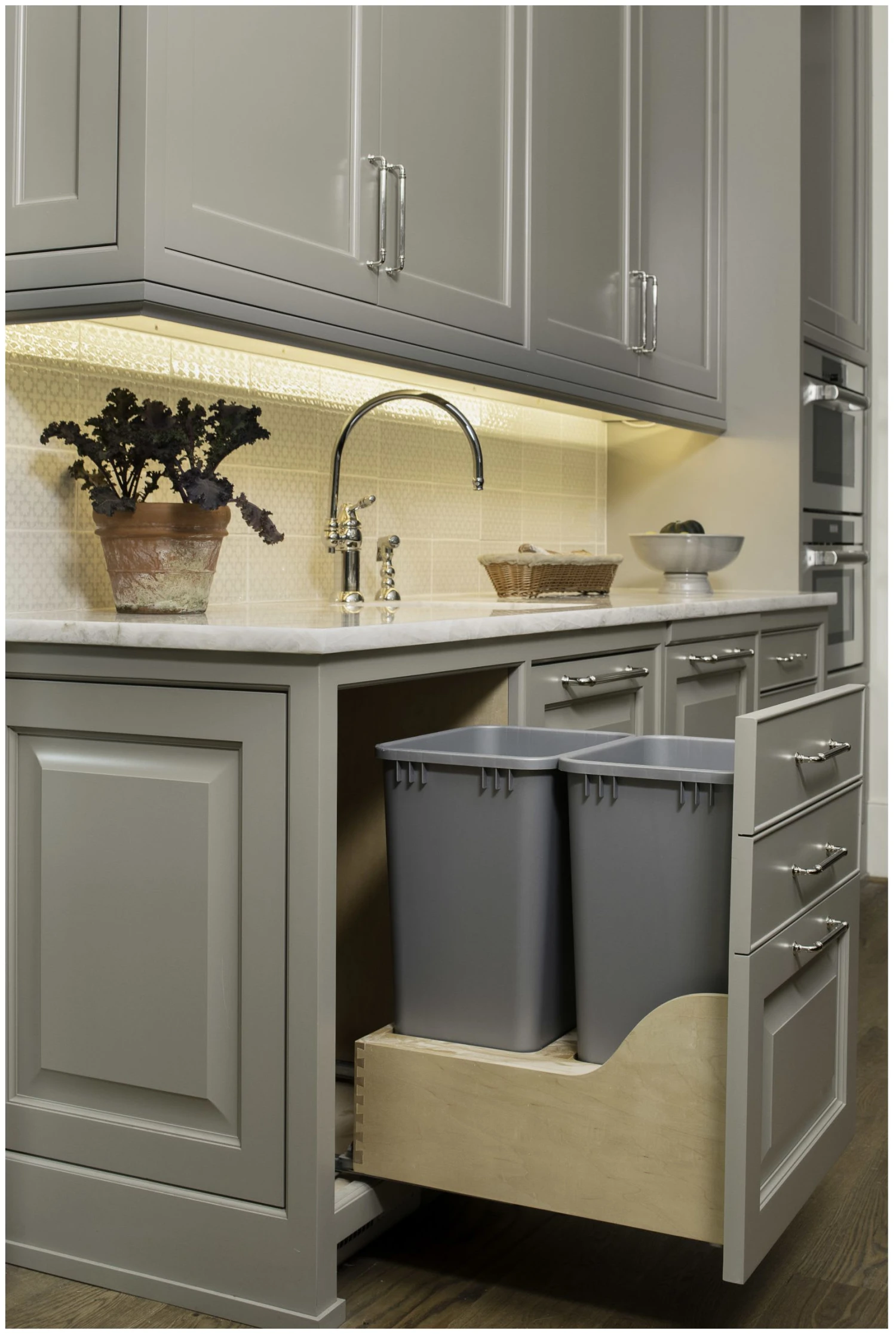 Rev-A-Shelf 4WCSC Bottom Mount Double Bin Trash Can With Soft Close - 50 Quart Capacity Wood 6 Rev-A-Shelf 4WCSC Bottom Mount Double Bin Trash Can With Soft Close - 50 Quart Capacity Wood - Image 4