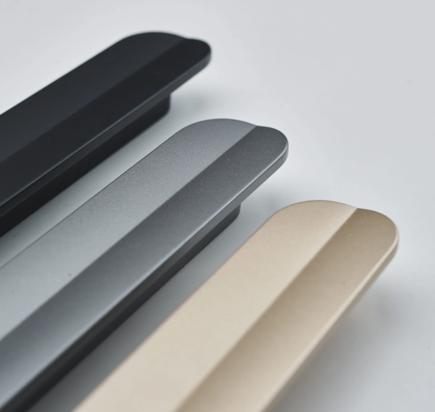 Richelieu 6-5/16 Inch Center To Center Oval Cabinet Pull Ravello Gray 7 Richelieu 6-5/16 Inch Center To Center Oval Cabinet Pull Ravello Gray - Image 5