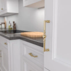 Richelieu 7-9/16 Inch Center To Center Handle Cabinet Pull Brushed Nickel 29 Richelieu 7-9/16 Inch Center To Center Handle Cabinet Pull Brushed Nickel -Cabinet Hardware Store richelieu bp8789192 alternate image 265