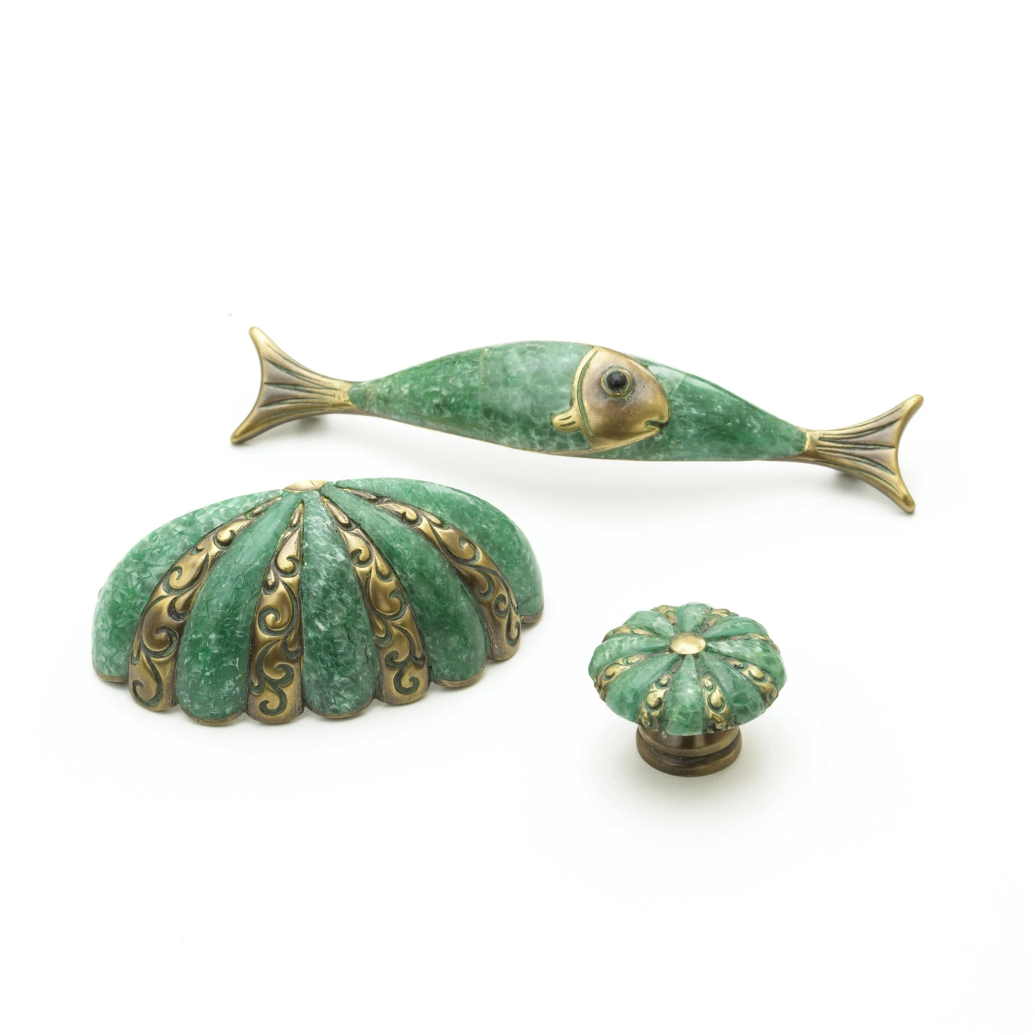 Schaub And Company Symphony 1-3/8" Designer Luxury Round Solid Brass Cabinet Knob With Shell Inlays Penshell 6 Schaub And Company Symphony 1-3/8" Designer Luxury Round Solid Brass Cabinet Knob With Shell Inlays Penshell - Image 4